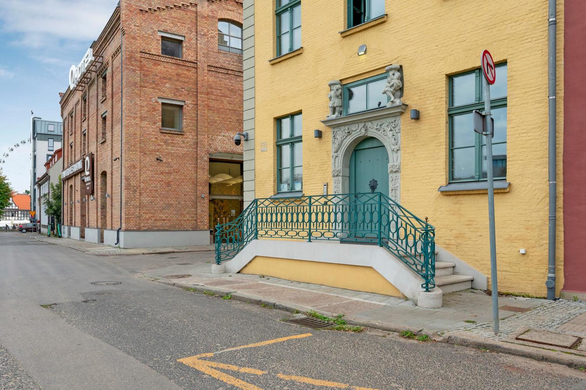 Historical Townhouse By Blue Mandarin Lägenhet Gdańsk Exteriör bild